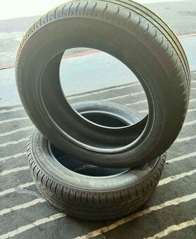 Letni dvě pneu Michelin 195/55 R16 dezén 8mm