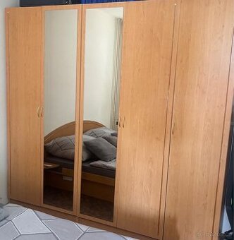 Skříně s komodami