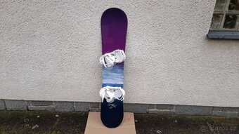 Kvalitní zánovní snowboard Burton 139 cm