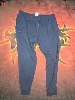 UNDER ARMOUR teplaky kalhoty vel . XXL stav 9/10 , stav vi
