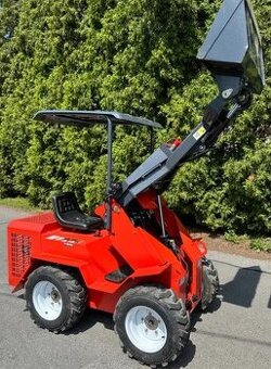 Mininakladač , kolový nakladač