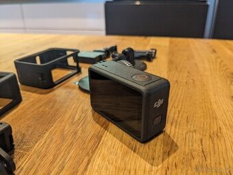 Skvělé DJI Osmo Action 3 + spousta vybavení(Adventure Combo)