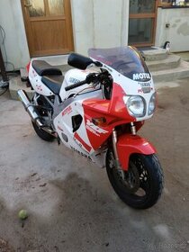 Yamaha yzf 600 Genesis