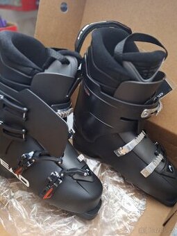 prodám zcela nové lyžáky Head