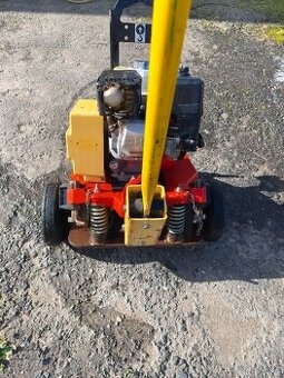 Vibrační deska DYNAPAC CM13