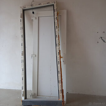 Vchodové dveře bez skla