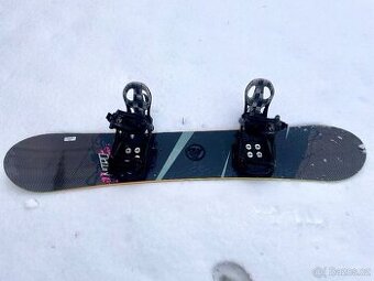 Snowboard Nitro vč vázání + boty