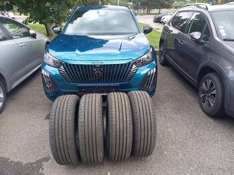 Good Year 215/60 R17 96H SUV sada letních pneu