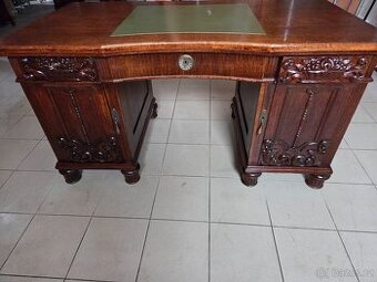 Starožitný psací stůl