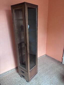 Prosklená obýváková dřevěná skříňka / vitrína, vysoká, retro