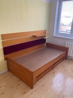 Dřevěná postel 90x200cm