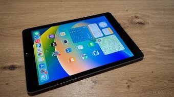 Apple iPad 5 32GB, příslušenství, 1600Kč