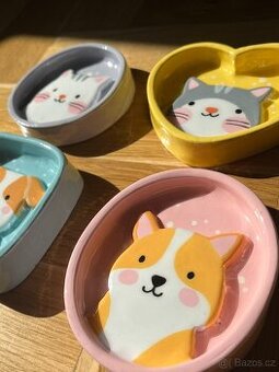 Sada 4 ručně vyrobených mističek