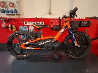 Prodám dětské elektrické odrážedlo KTM SX-E 1.16
