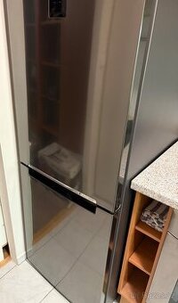 LEDNICE S MRAZÁKEM SAMSUNG