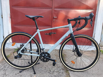 Zánovní gravel Triban RC120 s kotoučovými brzdami, M
