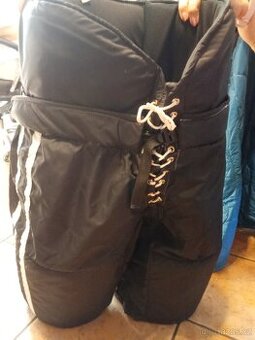 Nové hokejové kalhoty