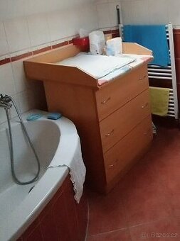 Přebalovací komoda