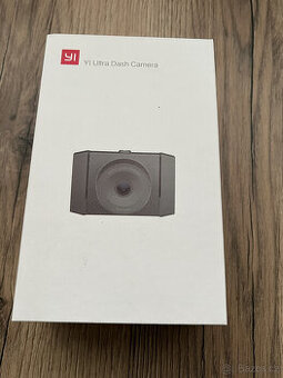 YI Ultra Dash Camera černá