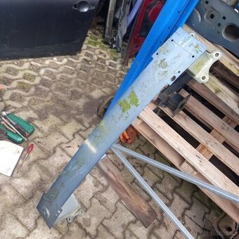 Ford focus mk4 predni vystuha