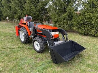 Malotraktor Kubota GL-27 s nakladačem a klapačkou