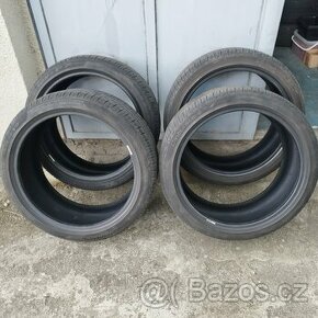 Sada letních pneu Pirelli 235/40 R19