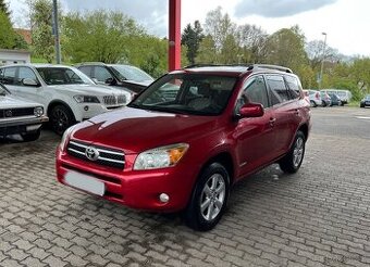 Toyota RAV 4 2.4i Limited benzín 125kw