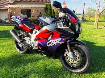 Honda CBR 900RR Fireblade, SC28, origo plasty i polepy
