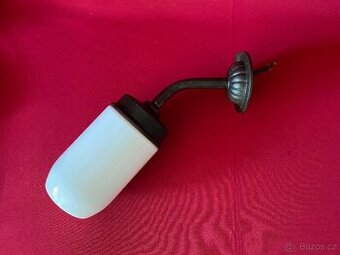 lampa starožitná litinová nástěnná lampa světlo lustr