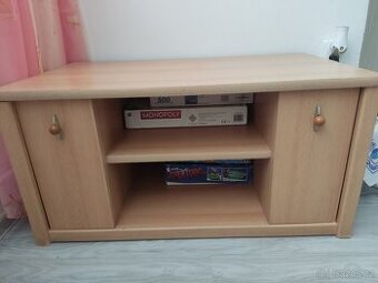 Stůl pod TV