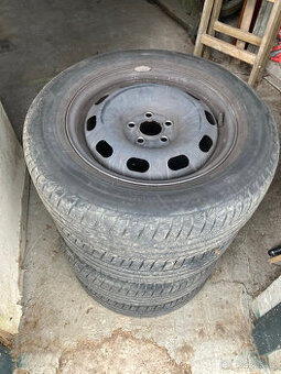 4 letní pneu na plechových discích 5x100, 195/65 R15
