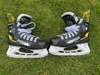 Brusle Bauer Supreme M3 JR 4,0 - 1