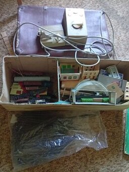 Vláček TT, kolejiště, město, díly v původních krabicích - 1