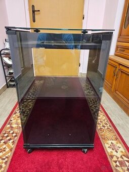 Prodám hifi skrinka prosklená rack