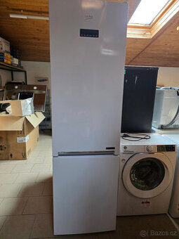 Kombinovaná chladnička Beko RCNA 406 E40W, Záruka 2 roky