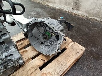 PŘEVODOVKA - VOLVO V70 - 2,4D D5 120KW