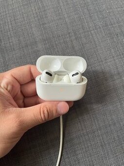 Nabíjecí case AirPods Pro 1. generace