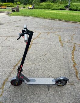 UPLNE NOVA ELEKTRICKA KOLOBEZKA 350W - V KRABICI