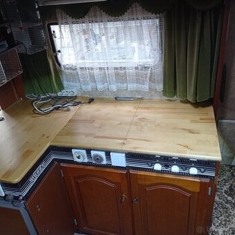 Karavan Hobby 460