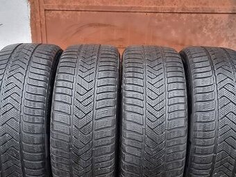 Zimní Pirelli 235/45/18