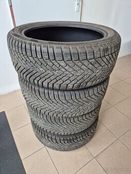 SADA ZIMNÍCH PNEU 225/45/ R18