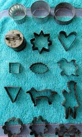 Stará vykrajovatka, kus za 10 Kč