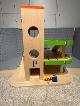 Woody Garáž na auta s průjezdem pro vlak