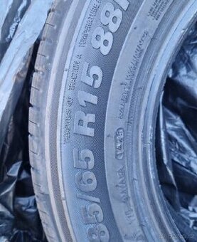 Skoro nové letní pneumatiky