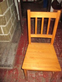 židle masiv cca 25 ks