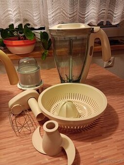 Prodám kuchyňský robot Moulimex s návodem