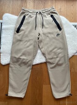 Nike Tech Fleece Tepláky, velikost S