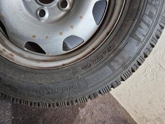 Michellin zimní pneu 215/65/R16C. WV Multivan Originál.