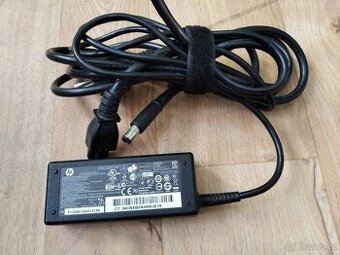 HP AC napájecí adaptér 65 W konektor 7,40 mm (677774-002)