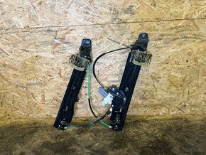 PŘEDNÍ PRAVÁ STAHOVAČKA BMW F11/F10